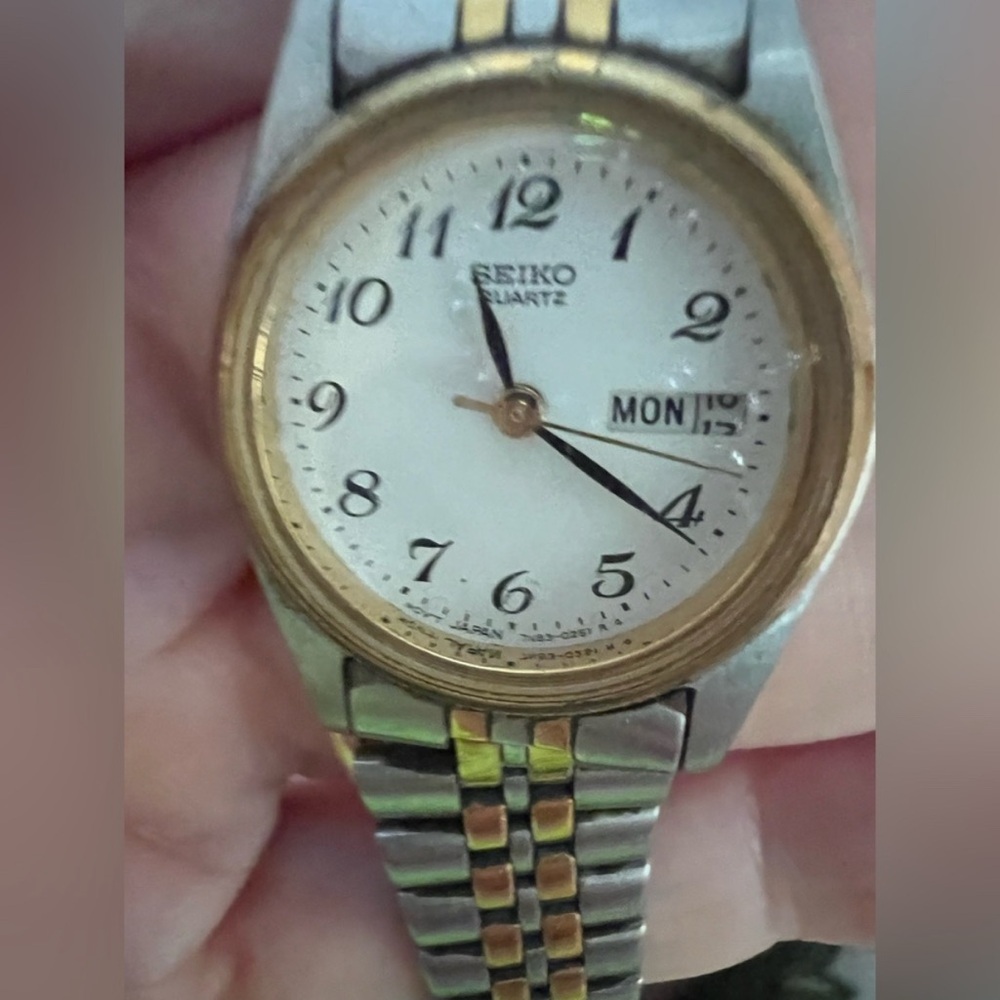 Seiko 2 tone ladies wrist watch